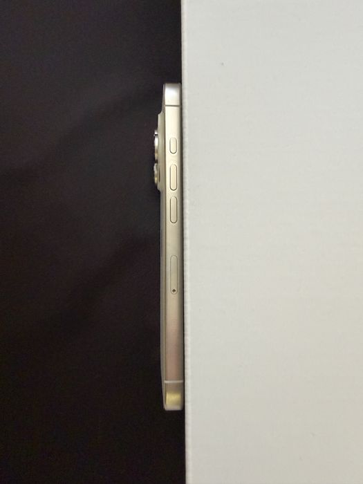 iPhone 16 Pro 128 GB | White | 100% батерия | Пълен комплект