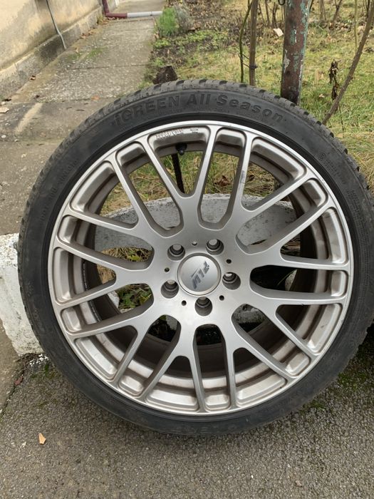 Vind genti cu anvelope 225/40/18 in stare f buna m+s