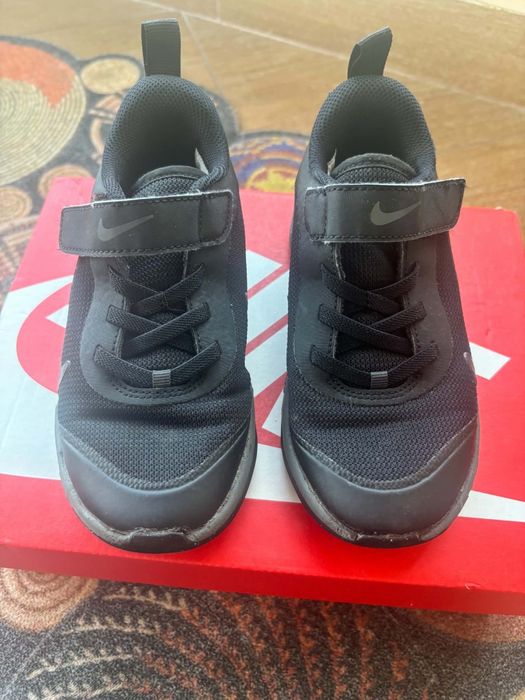 Маратонки Nike размер 28