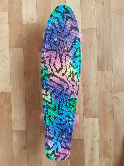 Прдам скейборт в отличном состоянии