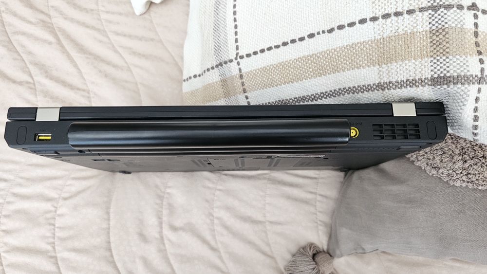 Лаптоп Lenovo T530i SSD 1TB i5 8GB RAM + LT1423p Монитор + Екстри