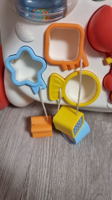 Antepremergator si masuta de joaca 2 in 1 pentru copii