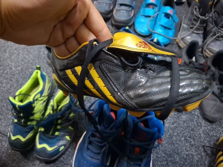 Adidasi baieti 7-8 ani