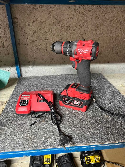 Vând set scule Milwaukee M18 – uzate, stare foarte bună