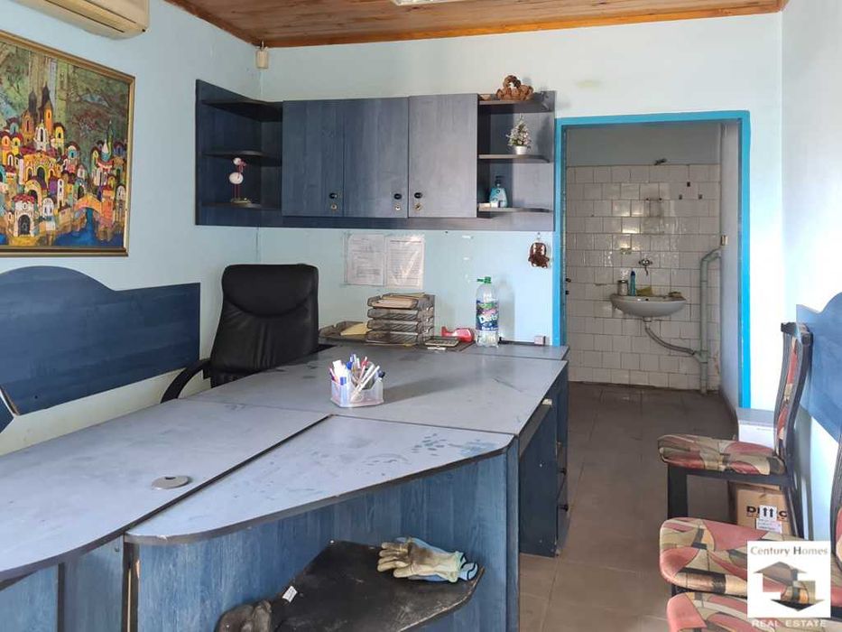 111344 Склад на две нива, с товарна рампа и магазин, в кв. Чолаковци