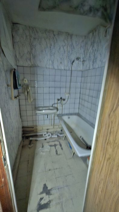 А Срочно Продаеться Сергели 7 2/3/5 2 балкона, метро 3 ст.