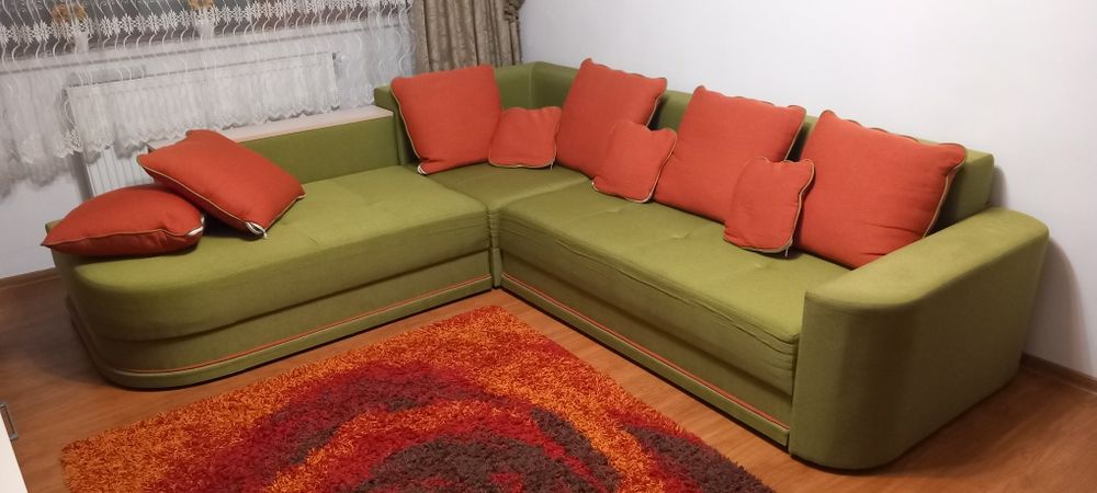 Vand coltar cu perne