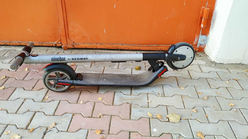 Электросамокат Ninebot by Segway KickScooter ES1