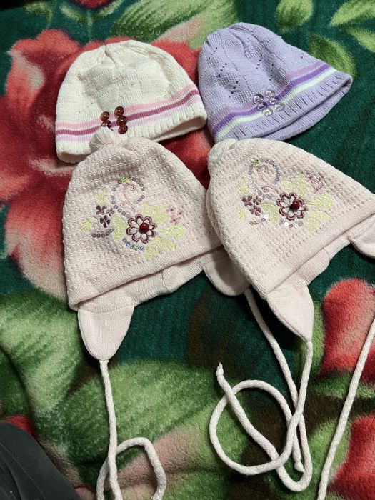 Продам новые детские шапки