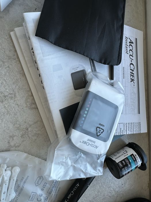 Lot 3 Glucometre Glucometru Accu-Check CodeFree Noi, Poze reale