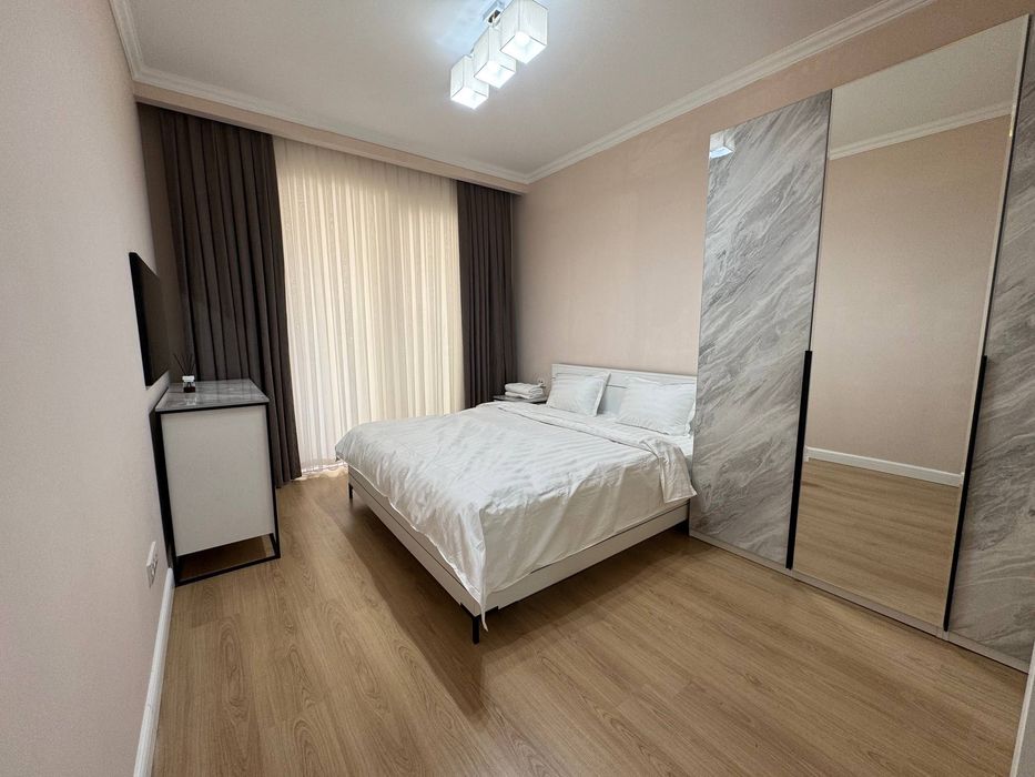 Istanbul City Продается 2 комнатная квартира ремонт А.Каххара