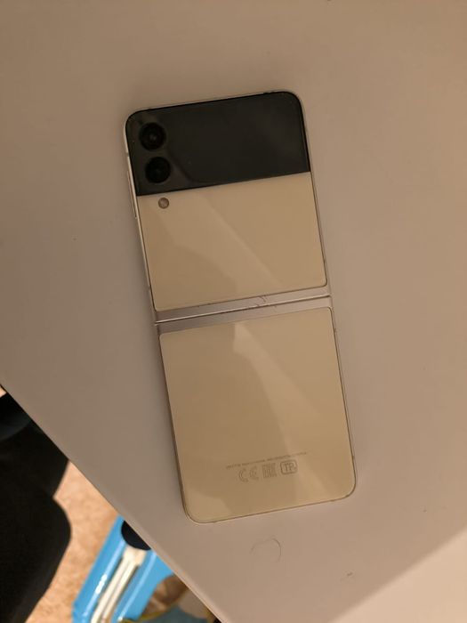 Самсунг з флип 3