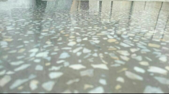 Mazayka xizmati va styajka vertolyot va topping