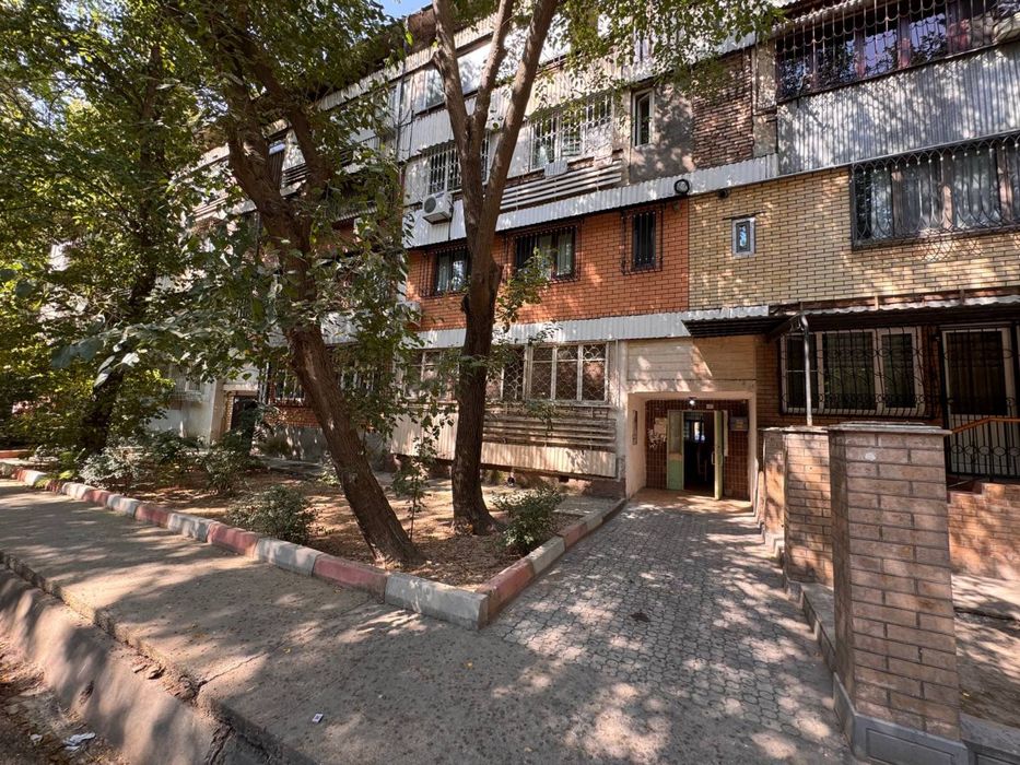 Продаётся квартира СРОЧНО на Яхё Гулямова 11 дом