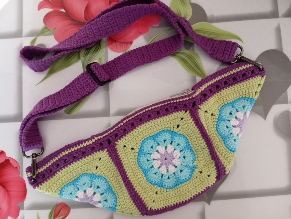 Сумка кроссбоди из квадратов.