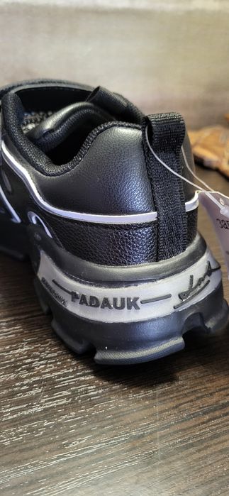 Новые кроссовки 32р-р