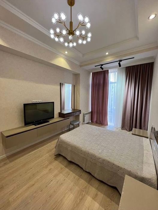 Продам квартиру новостройке Vek 2/5/8 72m2