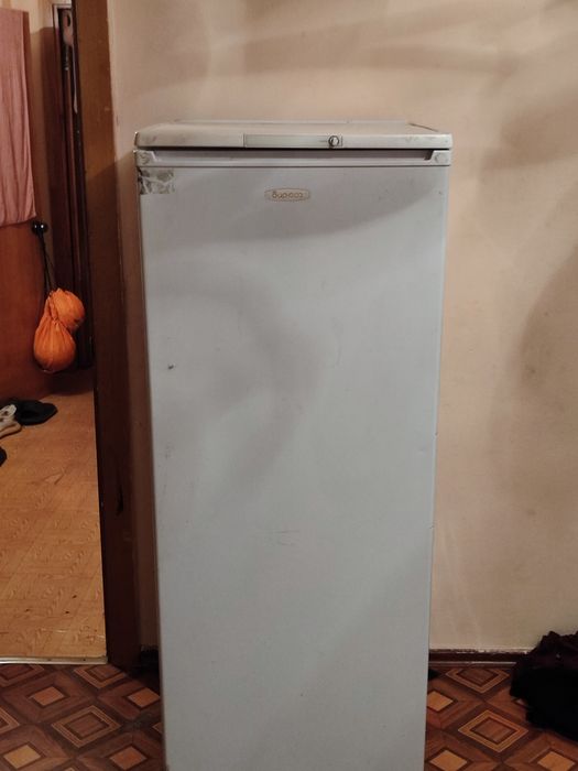 Холодильник бирюса,стриальная машина indesit