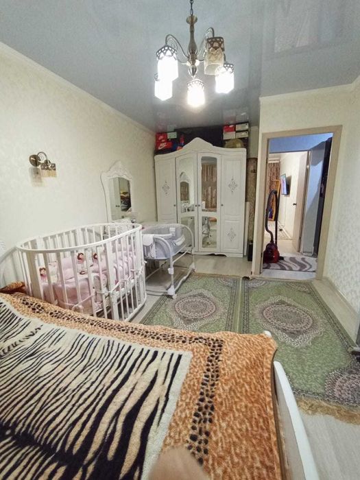 Продаётся 2 - комнатная квартира в районе ДСК