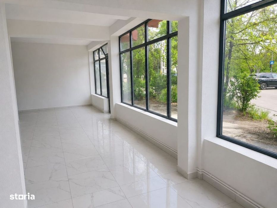 DE INCHIRIAT - renovat - parter si etajul 1 - stradal