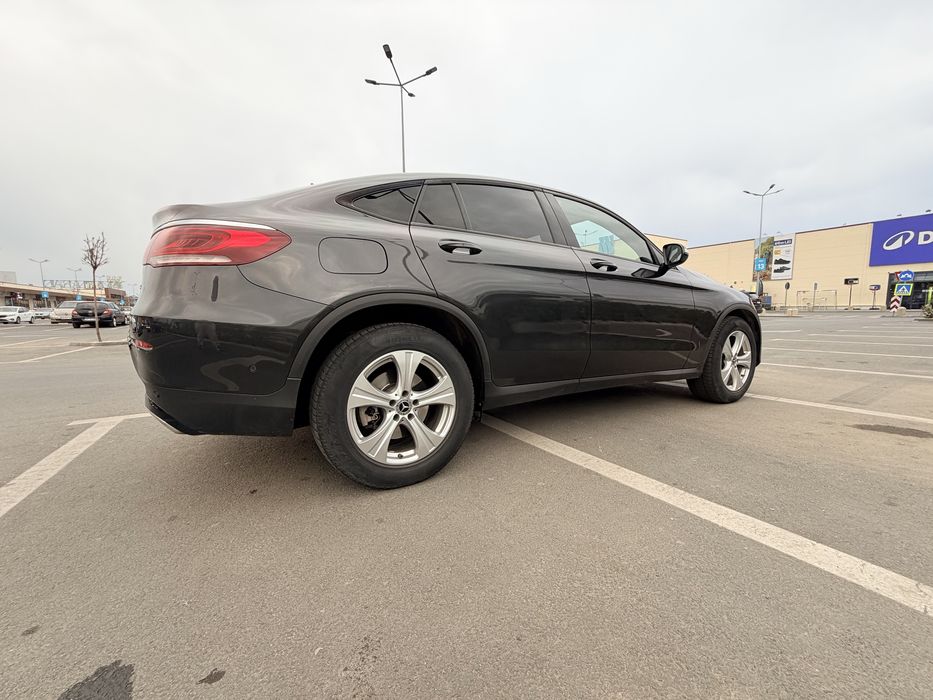 Mercedes-Benz GLC 200 4MATIC, an fabricație 2021Motor Hibrid Km Reali