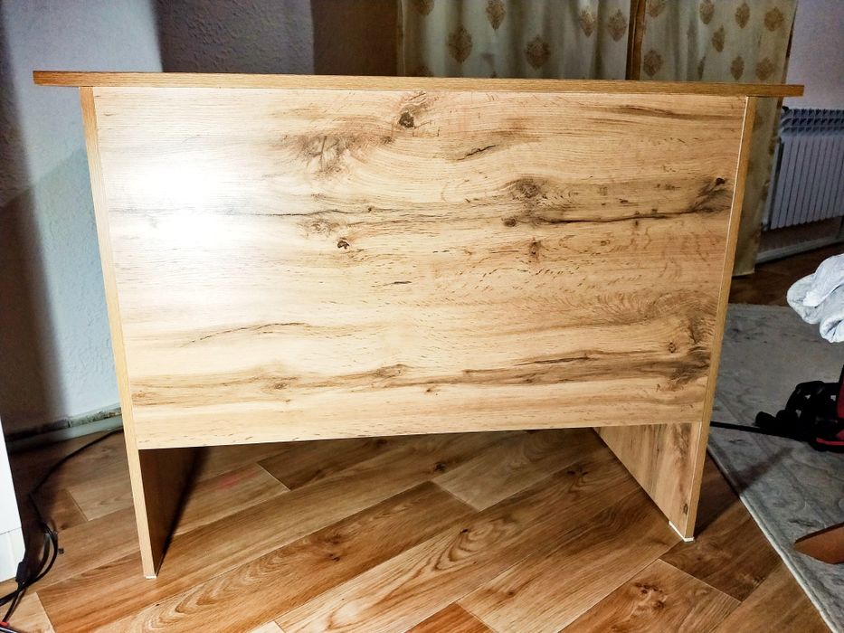 Письменный стол ореховый