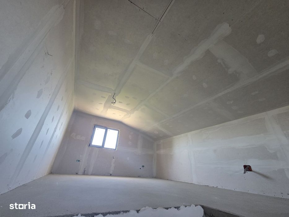 Vila duplex 5 camere-Teren 250 mp-Bragadiru Plevnei