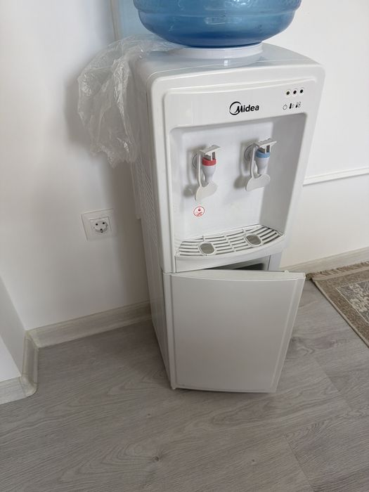 Кулер для воды Midea (горячая вода + холодная вода