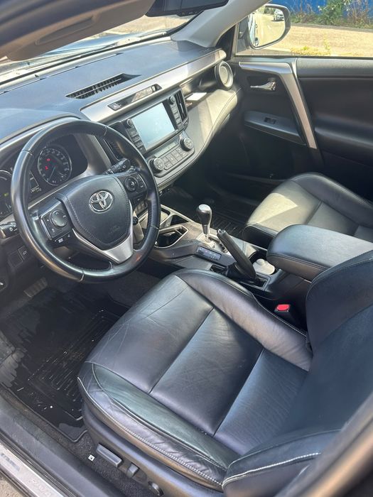 Vand Toyota Rav 4 hybrid an fab 2016