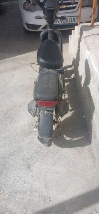 Skuter-moped 40-60 km srochna sotiladi