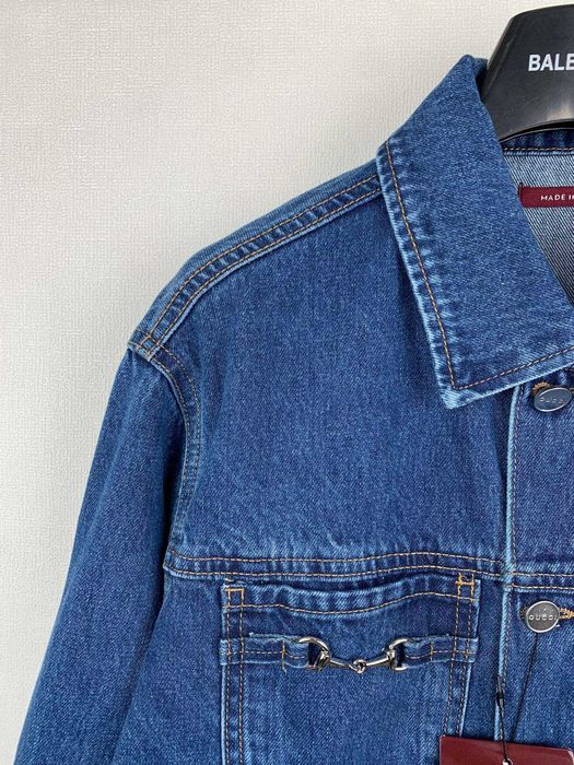 Gucci Denim Kurtka Zestaw. Setul acesta de denim este realizat din