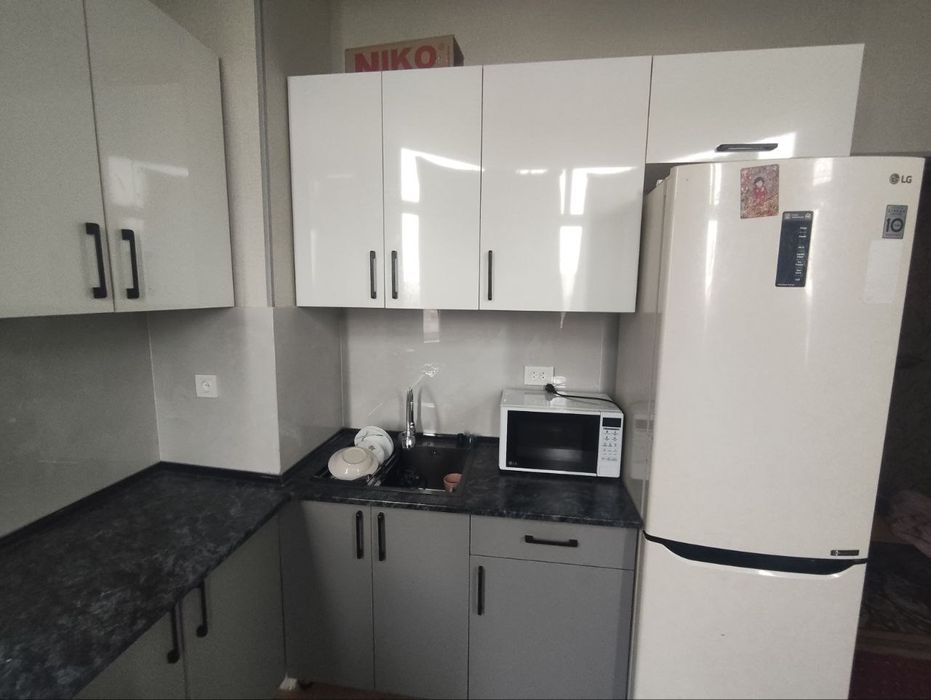 Дархонда Хамид олимжон метро,  41 м2 Бир хонали квартира сотмлади.