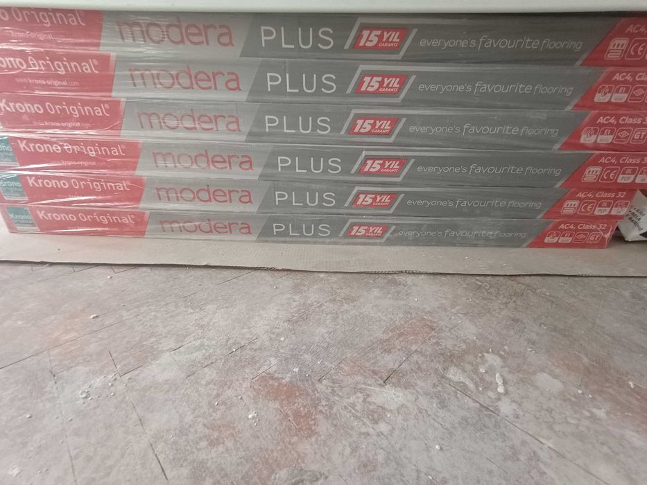 Продавам ламинат Kronospa KRONO ORIGINAL MODERA PLUS ДЪБ ШЕРУУД 5985, 10.00 мм, 32/AC4