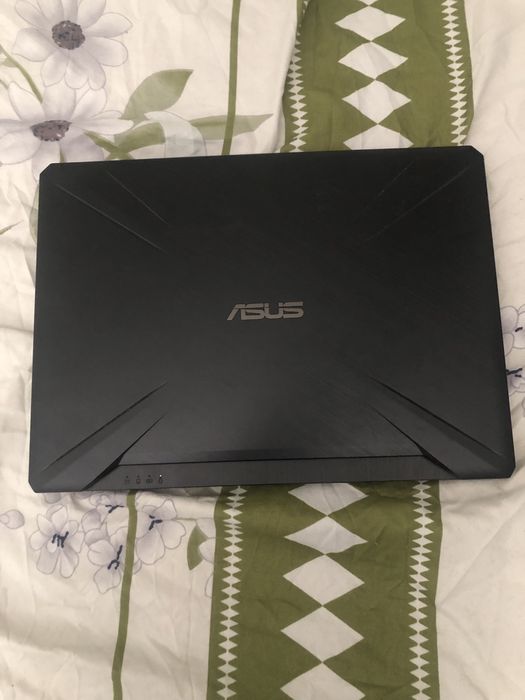 Laptop Asus Gaming Tuf FX505 G placa video arsa