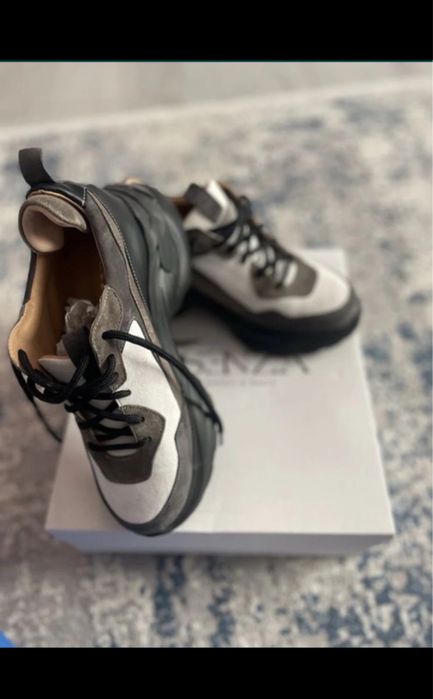 Adidasi Essenza din piele