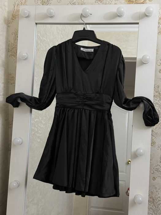 Женское платье  срочно продается