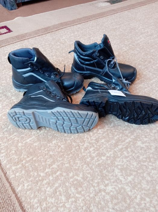 Мужская спец/обувь.