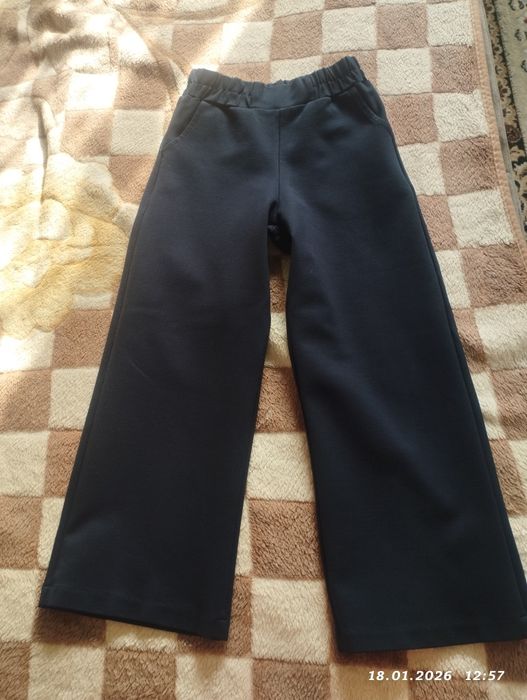 Продам школьные брюки и школьную форму на девочку