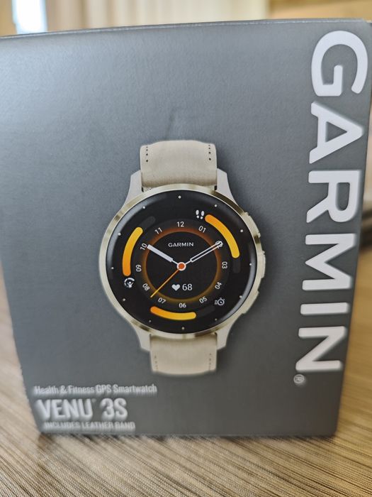 Смарт часовник GARMIN Venu 3s