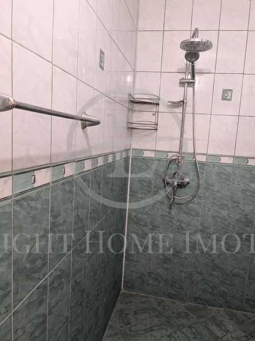 Продава се Многостаен апартамент в Пловдив, Кючук Париж - 100 кв.м за 1970 €/кв.м - Снимка #12