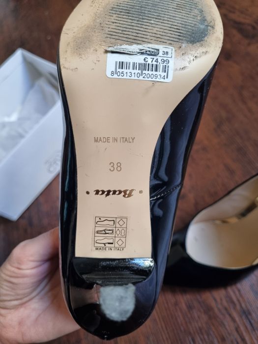 Кожени обувки на висок ток Bata