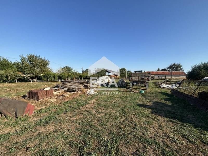 ЕКСКЛУЗИВНО!Двуетажна къща с РЗП 121m2 в село Оборище , обл Варна