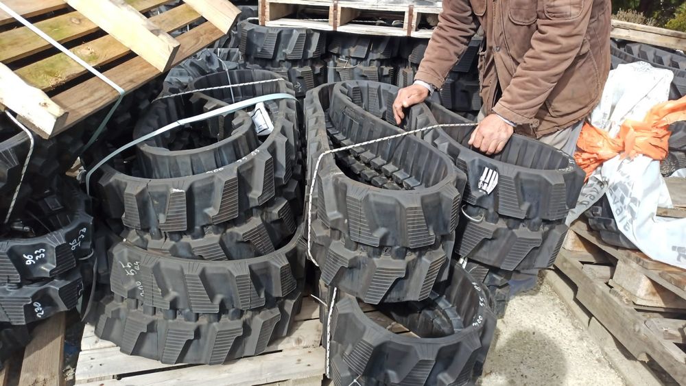 Senile de cauciuc cu perii de capat