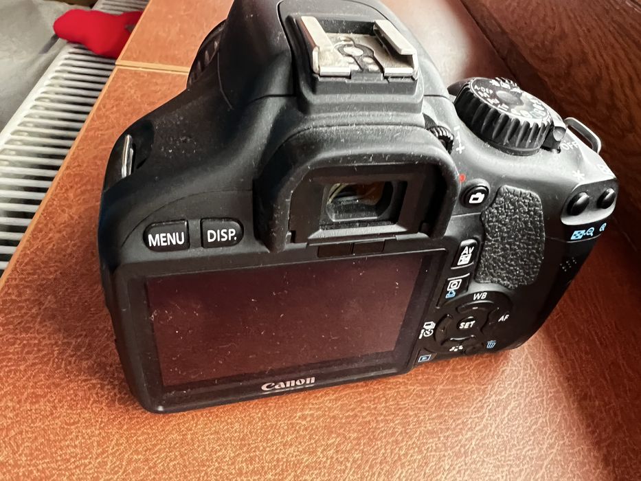 Canon eos 550D + obiectiv canon 18-55mm