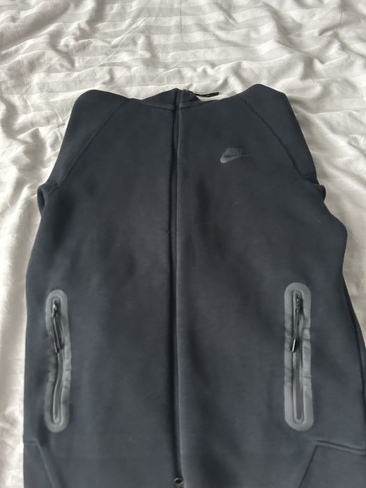 Черен Tech flese