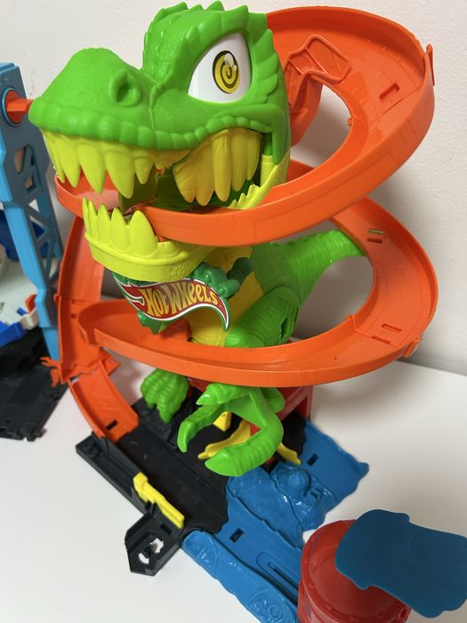 2 писти hot wheels