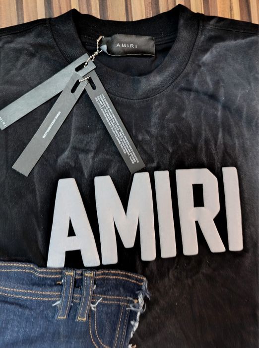 Vand tricou nou de barbati Amiri