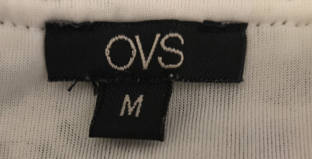 Vand bluza umerii goi