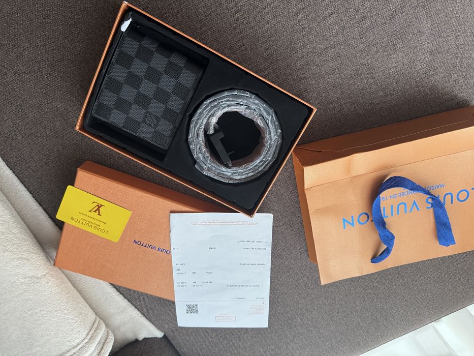 Подаръчна кутия с колан и портмоне LV