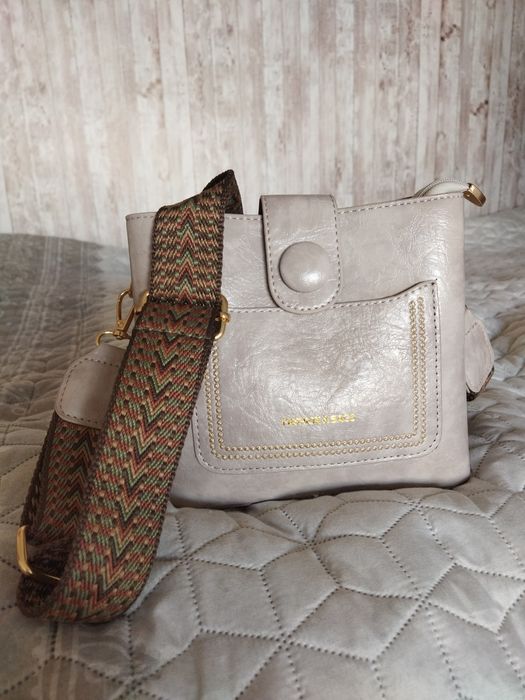 Дамска чанта - малка.